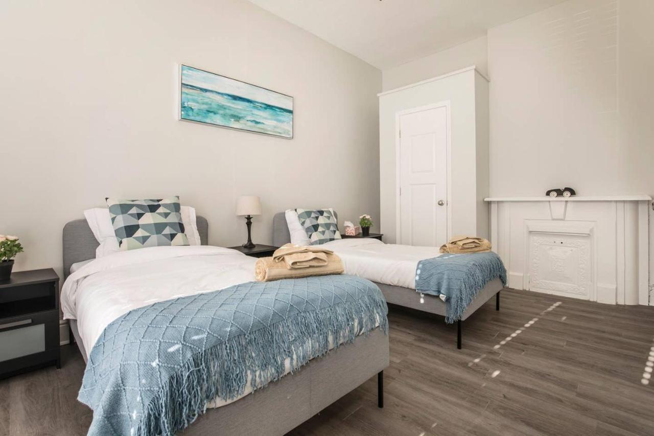 Louisville Dream House 4Br 2Ba By Cozysuites エクステリア 写真