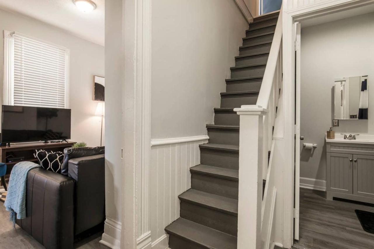 Louisville Dream House 4Br 2Ba By Cozysuites エクステリア 写真